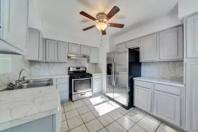 1129 W San Antonio Street, Lockhart, TX 78644 - Photo 9