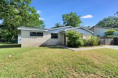 1129 W San Antonio Street, Lockhart, TX 78644 - Photo 21