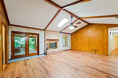 215 Memorial Drive, Luling, TX 78648 - Photo 7