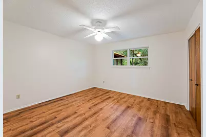 215 Memorial Drive, Luling, TX 78648 - Photo 13