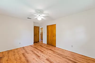 215 Memorial Drive, Luling, TX 78648 - Photo 17