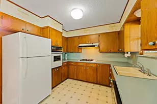 215 Memorial Dr, Luling, TX 78648 - Photo 11