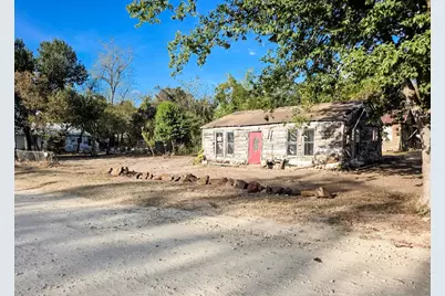 200 Sanford Street, Rockdale, TX 76567 - Photo 3