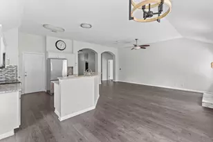 13213 Villa Park Dr, Austin, TX 78729 - Photo 15