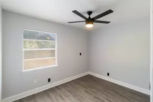 5846 Castle Lake, San Antonio, TX 78218 - Photo 9