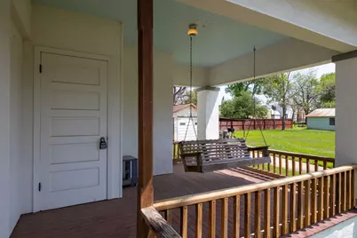 258 N Water Street, La Grange, TX 78945 - Photo 3