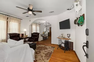 258 N Water St, La Grange, TX 78945 - Photo 5