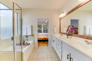 165 Crescent Heights Dr, Georgetown, TX 78628 - Photo 11