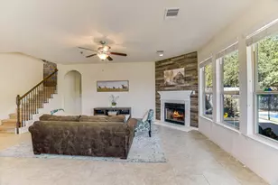 165 Crescent Heights Dr, Georgetown, TX 78628 - Photo 9