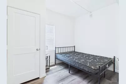 911 W 22nd Street #206, Austin, TX 78705 - Photo 9