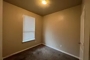 1015 Fir Ln, Lockhart, TX 78644 - Photo 5