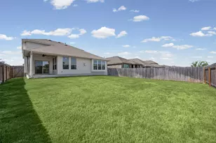 545 Elm Green St, Hutto, TX 78634 - Photo 27