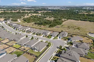 545 Elm Green St, Hutto, TX 78634 - Photo 29