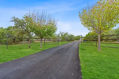 680 S Oak Forest Drive, Dripping Springs, TX 78620 - Photo 3