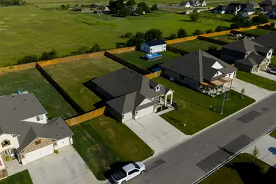 213 Gauge Road, Thorndale, TX 76577 - Photo 9