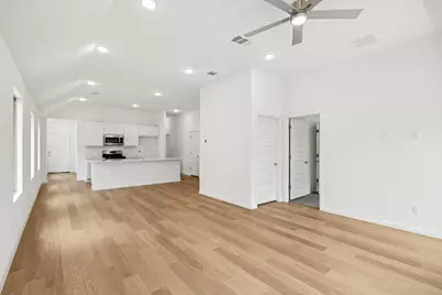 221 Hornet Street, Elgin, TX 78621 - Photo 9