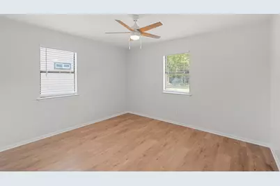 806 W 8th Street, Georgetown, TX 78626 - Photo 15