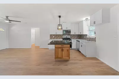 806 W 8th Street, Georgetown, TX 78626 - Photo 5