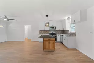 806 W 8th St, Georgetown, TX 78626 - Photo 5