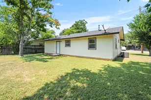 806 W 8th St, Georgetown, TX 78626 - Photo 17