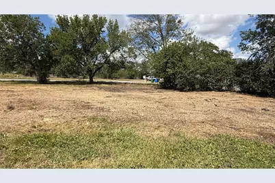602 Burkett Street, Taylor, TX 76574 - Photo 9