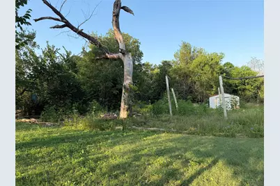 602 Burkett Street, Taylor, TX 76574 - Photo 3