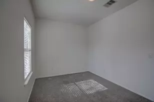 1102 E 3rd St, Georgetown, TX 78626 - Photo 17