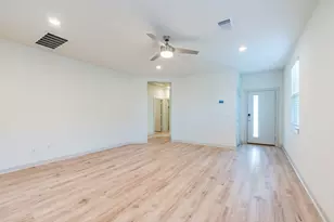 10801 Meris Ln, Austin, TX 78754 - Photo 5