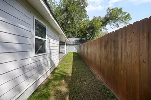 541 S Jackson St, La Grange, TX 78945 - Photo 23