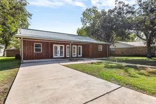 541 S Jackson St, La Grange, TX 78945 - Photo 21