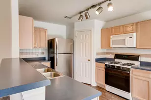 200 Buttercup St, Kyle, TX 78640 - Photo 5