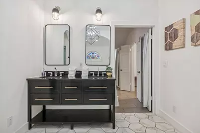 2106 Kenwood Avenue, Austin, TX 78704 - Photo 17