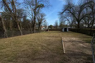 1120 St Paul St, Gonzales, TX 78629 - Photo 5