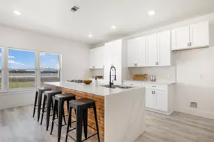 195 Bianca Cir, Del Valle, TX 78617 - Photo 11