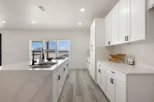 195 Bianca Cir, Del Valle, TX 78617 - Photo 13
