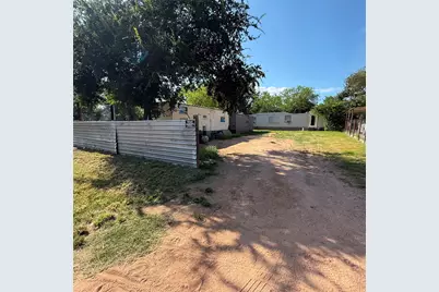 820 Austin Street, Kingsland, TX 78639 - Photo 25
