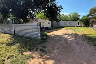 820 Austin St, Kingsland, TX 78639 - Photo 25