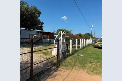 820 Austin Street, Kingsland, TX 78639 - Photo 19