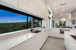 1904 Yaupon Valley Rd, West Lake Hills, TX 78746 - Photo 11