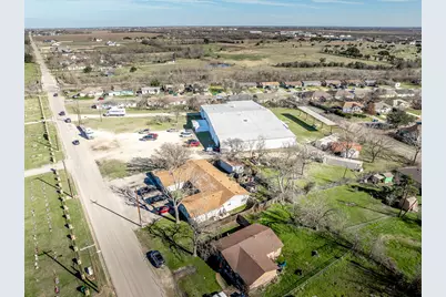 410 Old Thorndale Road #D, Taylor, TX 76574 - Photo 5
