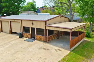 405 N Johnston St, Caldwell, TX 77836 - Photo 3