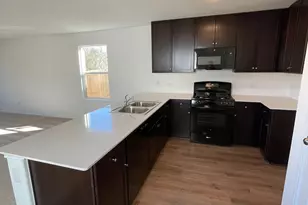 49 Trinity Cir, Lockhart, TX 78644 - Photo 7