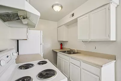 2702 Evergreen Circle, Bryan, TX 77801 - Photo 9