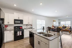 200 Montego St, Hutto, TX 78634 - Photo 3