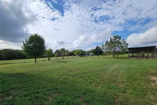 702 Phillip Ln, Liberty Hill, TX 78642 - Photo 33