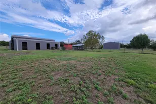 702 Phillip Ln, Liberty Hill, TX 78642 - Photo 39