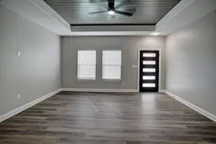 121 S Kanaio Dr, Bastrop, TX 78602 - Photo 23