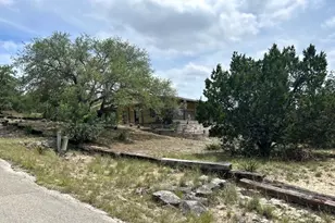 21511 Perry Cove, Lago Vista, TX 78645 - Photo 15