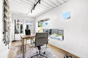 2203 E 51st St, Austin, TX 78723 - Photo 23