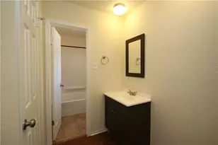7017 Crosswood Dr, Austin, TX 78745 - Photo 9